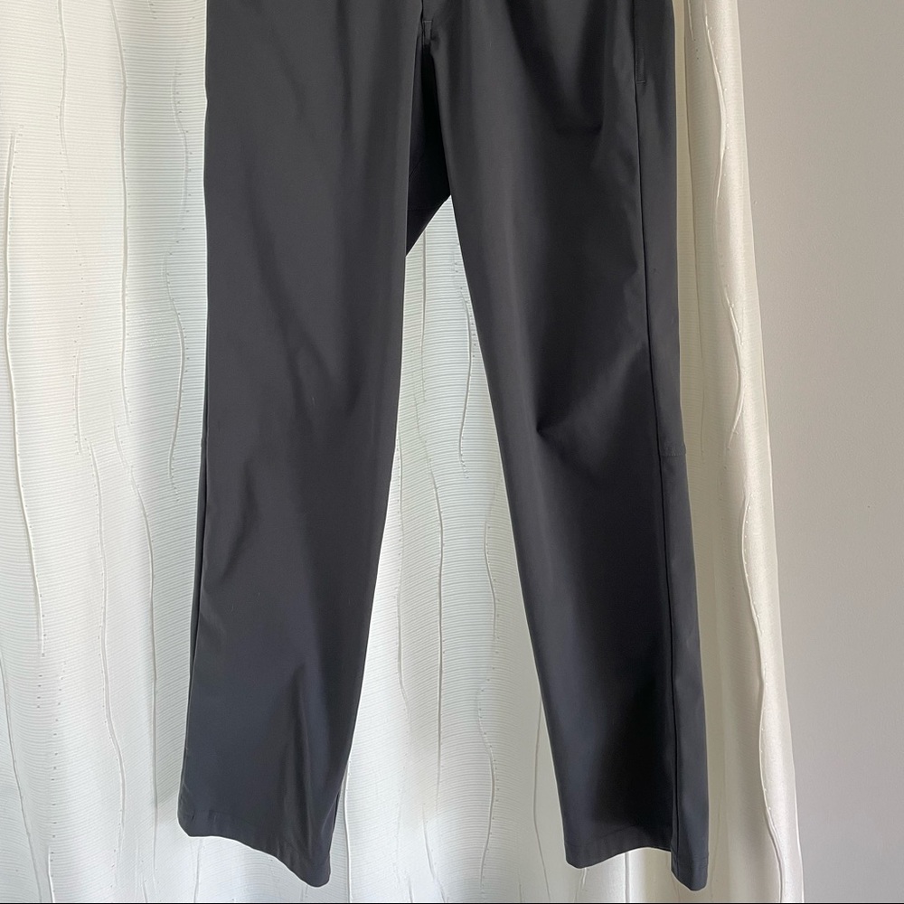 Lululemon’s ABC Classic size 32W x 30L medium gray